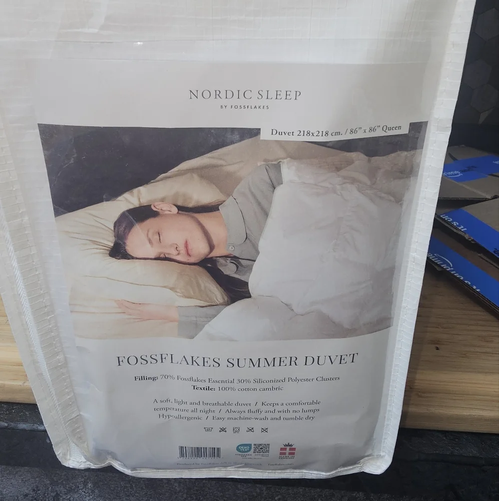 NIB FOSSFLAKES Nordic Sleep, Duvet Comforter Anti-Allergenic Filling Queen